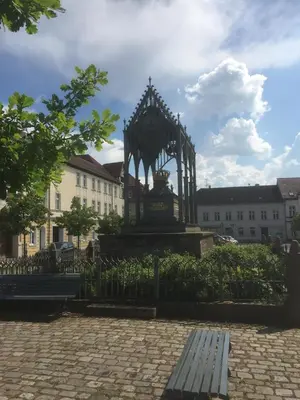 Das Gebäude in dem sich die Ferienwohnung befindet