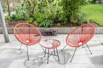 Ein Garten an der Unterkunft Urban-Oasis: Zentral, Ruhig, Neu!