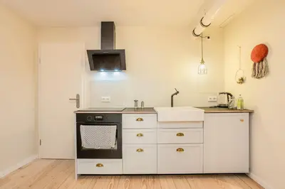 Küche/Küchenzeile in der Unterkunft Urban-Oasis: Zentral, Ruhig, Neu!
