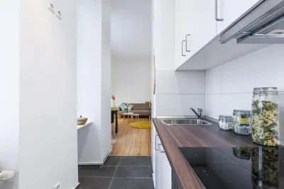 Küche/Küchenzeile in der Unterkunft Wichertstraße 47