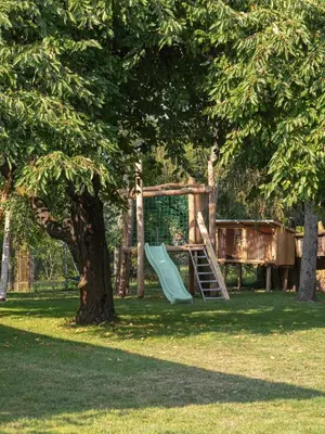 Ein Kinderspielbereich in der Unterkunft Ferienhof Bahlens-Schur