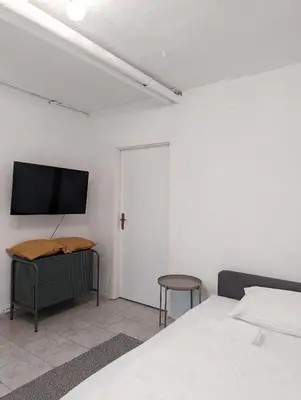 TV/Unterhaltungsangebot in der Unterkunft Tiergarten: Central, spacious, beautiful designed 2-BR Apt near park