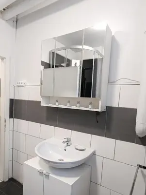 Ein Badezimmer in der Unterkunft Tiergarten: Central, spacious, beautiful designed 2-BR Apt near park