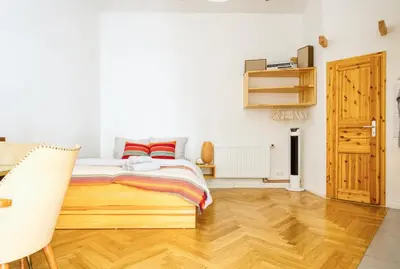 Ein Bett oder Betten in einem Zimmer der Unterkunft Cozy designer apartment in Friedrichshain