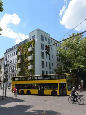Grundriss der Unterkunft Modern building with vertical garden & 2 bedrooms