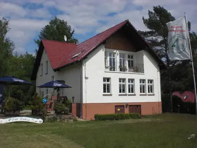 Ein Garten an der Unterkunft Ferienhof Altglobsow/ Cafe Seeblick