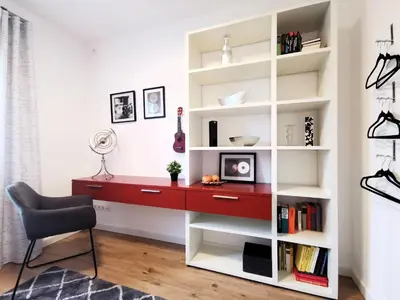 Die Bibliothek in der Villa