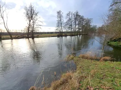 Blick auf einen Fluss in der Nähe der Ferienwohnung