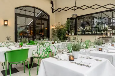 Ein Restaurant oder anderes Speiselokal in der Unterkunft Hotel Zoo Berlin