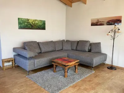 Ein Sitzbereich in der Unterkunft Gemütliches Ferienhaus am See, privater Steg, bei Berlin