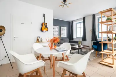 Ein Sitzbereich in der Unterkunft Spacious 70sqm Apartment Sleeps 6 Free Parking