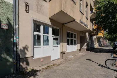 Radfahren an der Unterkunft Spacious, central 3 room flat with gym & play area oder in der Nähe