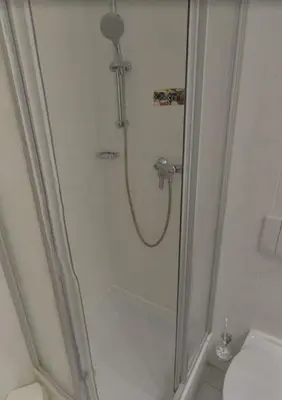 Ein Badezimmer in der Unterkunft BusinessHotel Am Peetzsee Grünheide