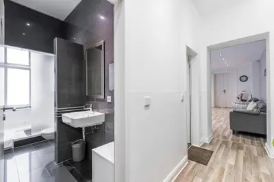 Ein Badezimmer in der Unterkunft Dilo Apartments 160 sqm Modern Historic Apartments for 12 Guests