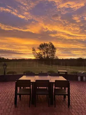 Blick auf den Sonnenuntergang/Sonnenaufgang von der Zelt-Lodge aus oder aus der Nähe