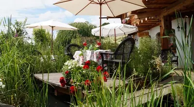 Ein Garten an der Unterkunft Mohrs Herzl Chalet