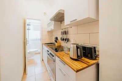 Küche/Küchenzeile in der Unterkunft NEW 130m², Lounge Room, Im Herzen Berlins