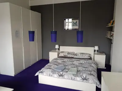 Ein Bett oder Betten in einem Zimmer der Unterkunft Private bedroom near Alexanderplatz in Sharing Apartment