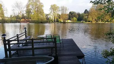 Blick auf einen Fluss in der Nähe des Ferienhauses