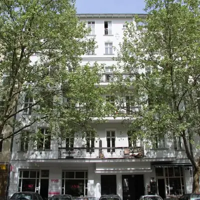 Nollendorf Apartments - 1 separate bedroom and 1 living room with sofa bed in Motzstraße