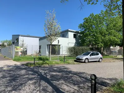 Das Gebäude in dem sich das Privatzimmer befindet