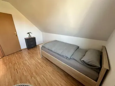 Ein Sitzbereich in der Unterkunft Sonniges & ruhiges Apartment mit Balkon nahe Berlin