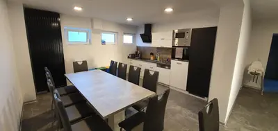 Küche/Küchenzeile in der Unterkunft Haus mit 8 Schlafzimmer, 30 Minuten Berlin Centrum