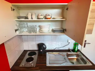 Küche/Küchenzeile in der Unterkunft FEWO2-1 Zim Apart-5 Bett-Küche-Dusche WC-Parkplatz