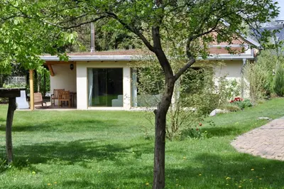 Ein Garten an der Unterkunft Sanddornhaus