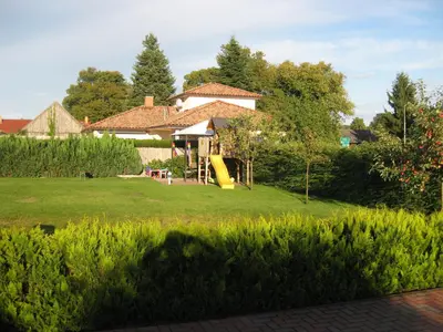 Ein Garten an der Unterkunft Haus Schwielochsee