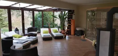 Ein Sitzbereich in der Unterkunft Chill Haus mit Sauna und Kamin
