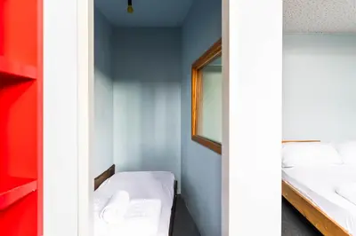 Ein Bett oder Betten in einem Zimmer der Unterkunft Einzigartiges 140qm LOFT – Party ist erlaubt!