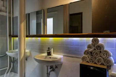 Ein Badezimmer in der Unterkunft Einzigartiges 140qm LOFT – Party ist erlaubt!