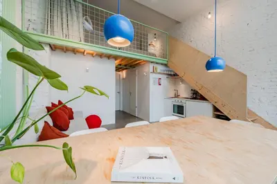 Küche/Küchenzeile in der Unterkunft Architektur Wohnung in Mitte - Brunnenstr