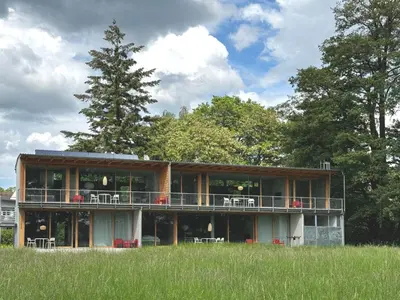 Das Gebäude in dem sich die Ferienwohnung befindet