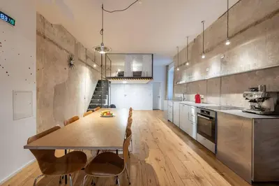 Küche/Küchenzeile in der Unterkunft Architecture Apartment Kreuzberg - Maybachufer