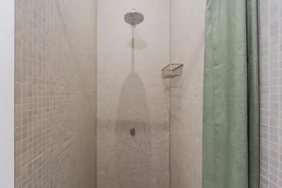 Ein Badezimmer in der Unterkunft Spacious Apartment in Kreuzberg