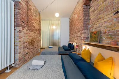 Ein Sitzbereich in der Unterkunft Spacious Apartment in Kreuzberg
