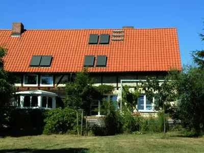 Das Gebäude in dem sich das Ferienhaus befindet
