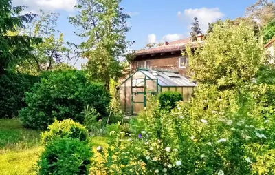 Ein Garten an der Unterkunft Ferienwohnung Rheinsberg