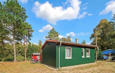 Das Gebäude in dem sich das Ferienhaus befindet