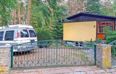 Das Gebäude in dem sich das Ferienhaus befindet