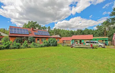 Ein Garten an der Unterkunft Ferienwohnung Milmersdorf