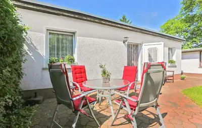Das Gebäude in dem sich das Ferienhaus befindet