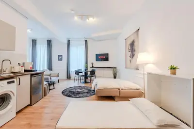 Küche/Küchenzeile in der Unterkunft The Luxe Loft Berlin