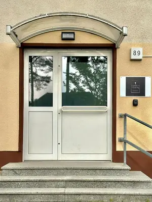 Eine Fassade oder ein Eingang zu LOFT 8 by Comfort Housing - up to 8 guests