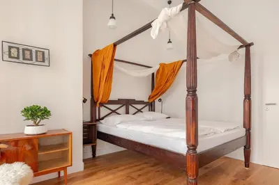 Ein Bett oder Betten in einem Zimmer der Unterkunft Tolles Apartment im Helmholz-Kiez Prenzlauer Berg
