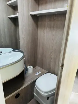 Ein Badezimmer in der Unterkunft Reisemobil Zentrum Berlin