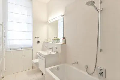 Ein Badezimmer in der Unterkunft Fantastic apartment in prime location - city center west