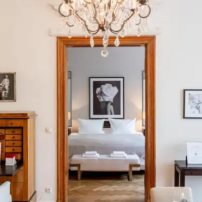 Fantastic apartment in prime location - city center west